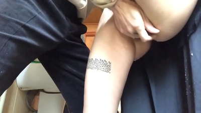 स्कूल के बाथरूम में धारा निकलना, एक असली झागदार ओगाज़्म - मेरे शिक्षक ने अपना सर्वश्रेष्ठ प्रदर्शन किया